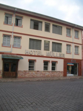 Hotel Muller, Mariana